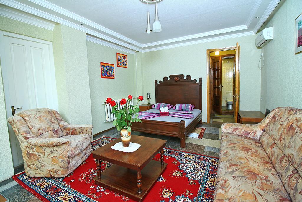 Babilina Hotel Tbilisi Esterno foto