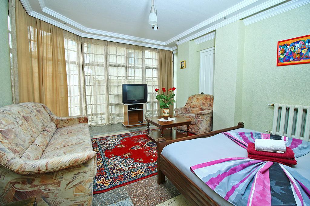 Babilina Hotel Tbilisi Esterno foto