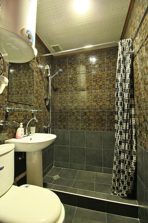 Babilina Hotel Tbilisi Esterno foto