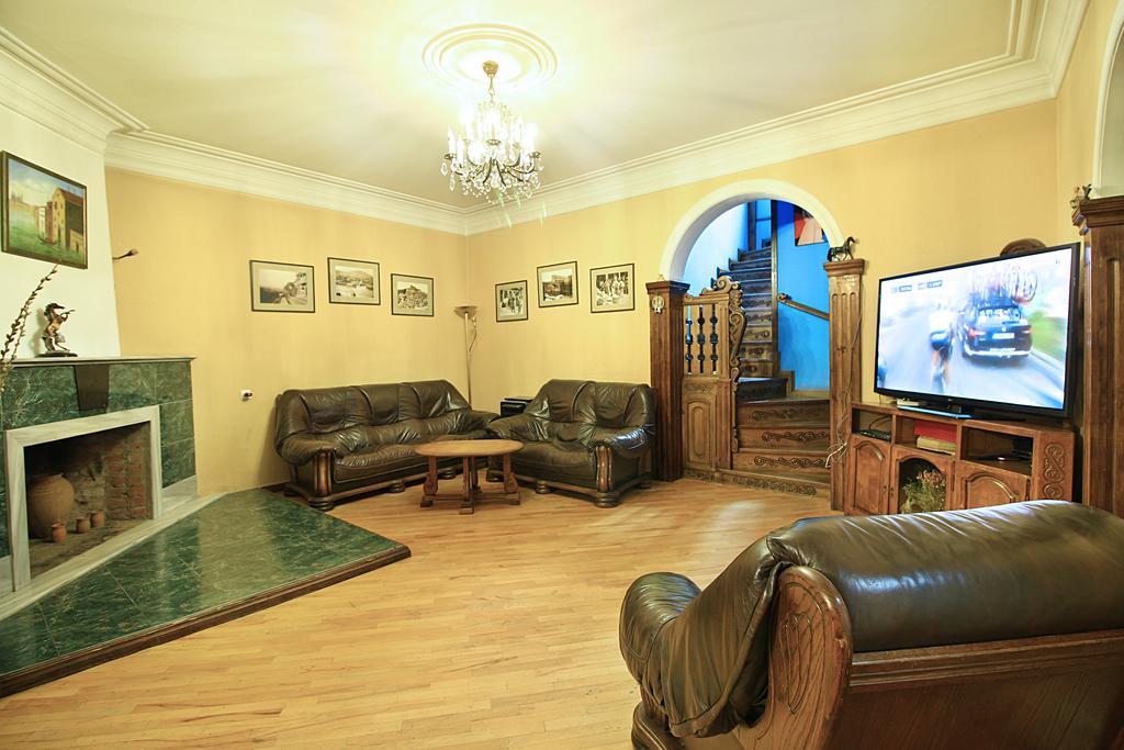 Babilina Hotel Tbilisi Esterno foto